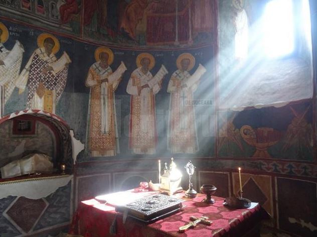 Lumina din biserica Pătrăuți, proiecție spectaculoasă de Crăciun. Minunea se întâmplă numai la marile sărbători