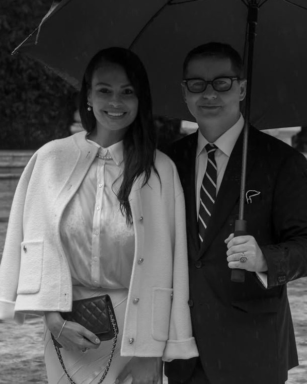 Imagini cu vedetele la învestirea lui Nicușor Dan. Delia, Andreea Raicu și Anca Serea nu au ratat ocazia de a face poză cu noul președinte al României
