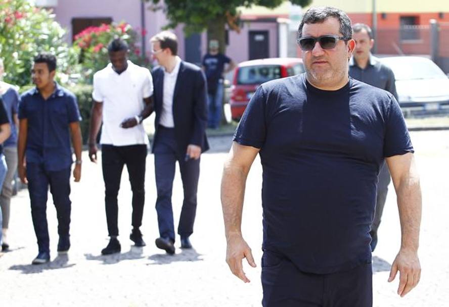 Mario Balotelli și-a înmormântat tatăl adoptiv. I-a fost alături și cel mai important impresar din Italia / GALERIE FOTO