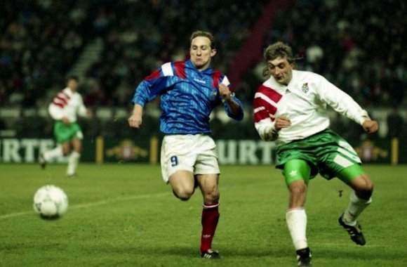 A murit legendarul fotbalist bulgar Trifon Ivanov, semifinalist la Campionatul Mondial din 1994. ^Avea 50 de ani și a suferit un atac de cord / VIDEO