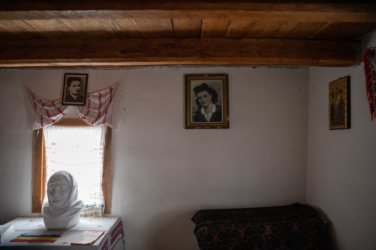 Acasă la Nicolae Ceaușescu, în Scornicești, de ziua fostului dictator. Ode, regrete și un oraș abandonat de oamenii plecați la muncă în afară