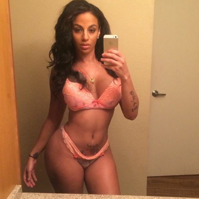 Selfie cu Crystal, fata asta este un model letal! Ea este regina sălilor de fitness / GALERIE FOTO INCENDIARĂ