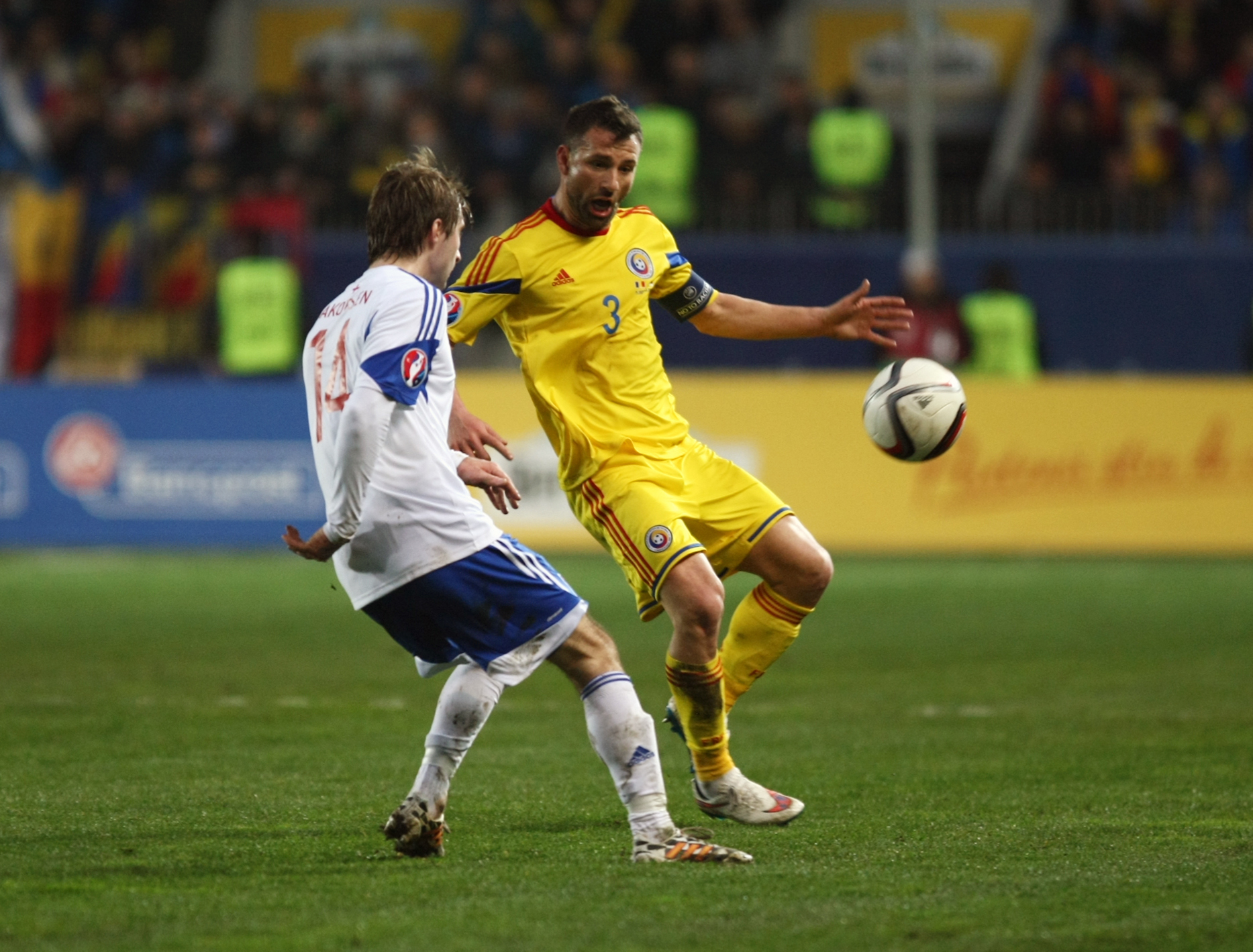 România, după 8 ani la EURO! Turneele finale la care au participat tricolorii. ^Ultima competiție majoră, EURO 2008, a fost dusă de generația lui Cristi Chivu și Adrian Mutu / GALERIE FOTO