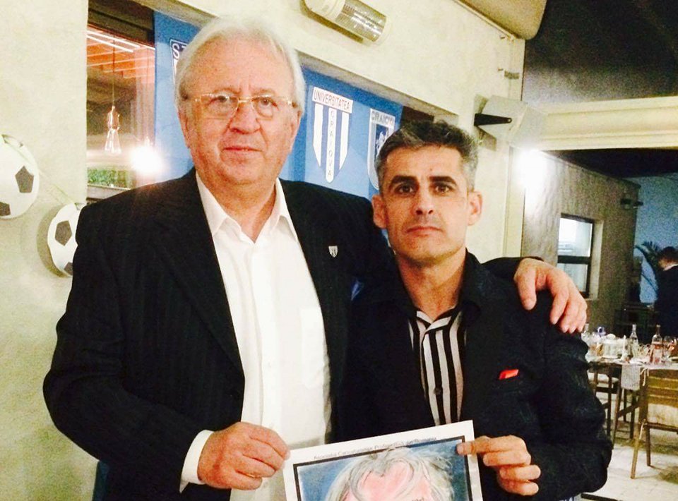 VIDEO/”Caricaturistul vedetelor” desenează contra-cost la petreceri. Face 50 de euro în trei minute!
