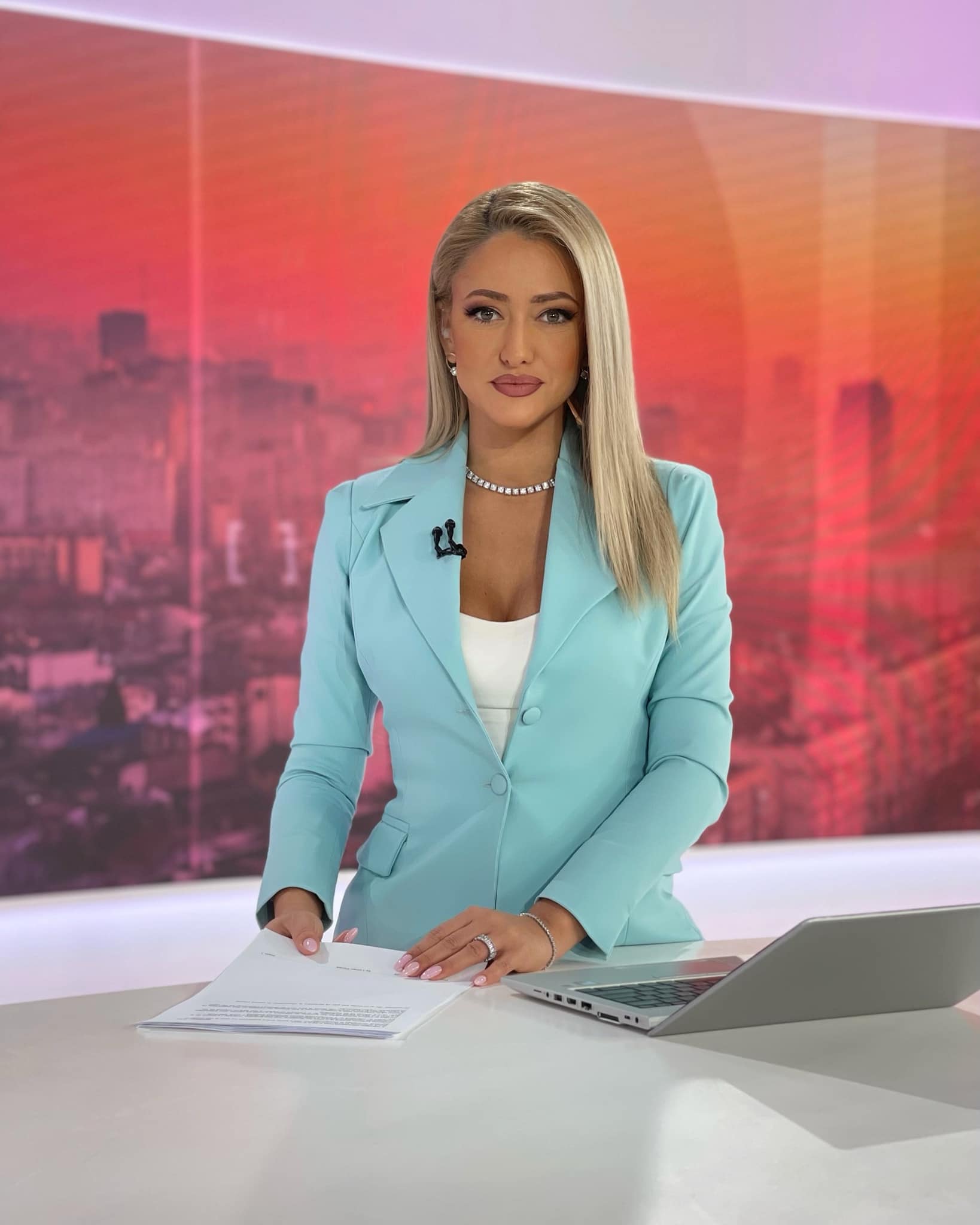 Iuliana Pepene, prezentatoarea de la Antena 1, are un nou iubit. Formează un cuplu cu un artist de la noi