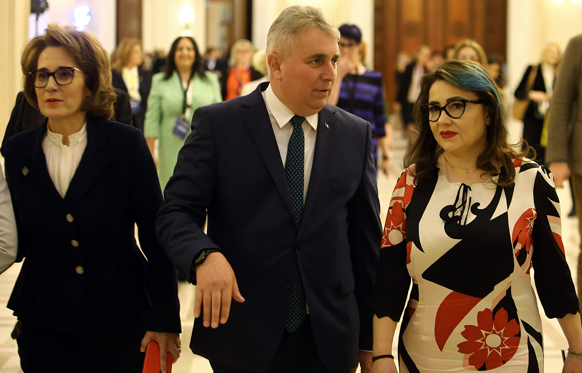 FOTO. Femeile din PNL își cer drepturile. Raluca Turcan: Să nu fie decisă soarta unor doamne la șprițurile tipic masculine