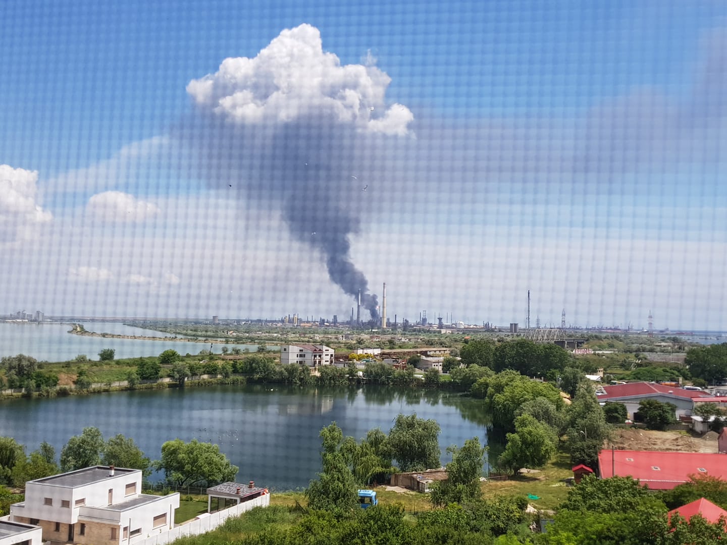 Cauza exploziei de la Petromidia Năvodari, în care o persoană a murit și alte 5 au fost rănite, o conductă fisurată