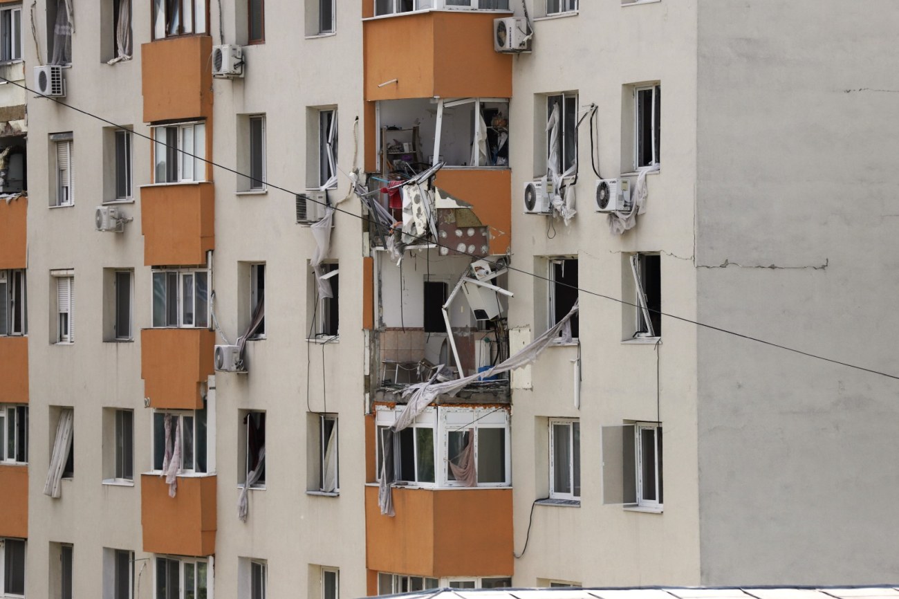 Locatarii blocului care a explodat în Rahova acum 9 luni și-au pierdut speranța: „Ne duc până la alegeri, atunci poate se mișcă lucrurile”