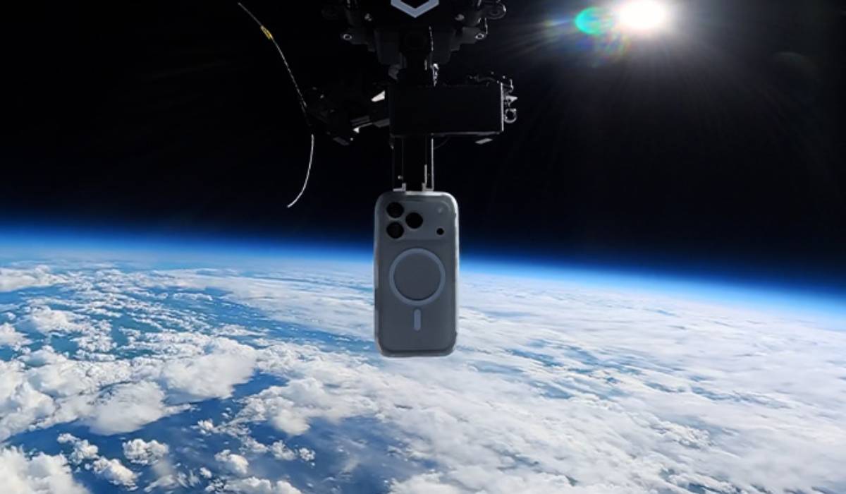 Un telefon mobil a fost aruncat de la 30.607 metri, din stratosferă, și a fost găsit intact după 5 ore