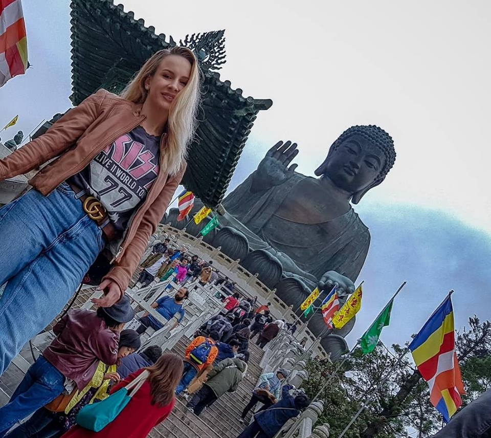 A luat Asia la pas! Sandra Izbașa, dublă campioană olimpică, a fost în vacanță în Vietnam, Singapore, Malaezia și Hong Kong