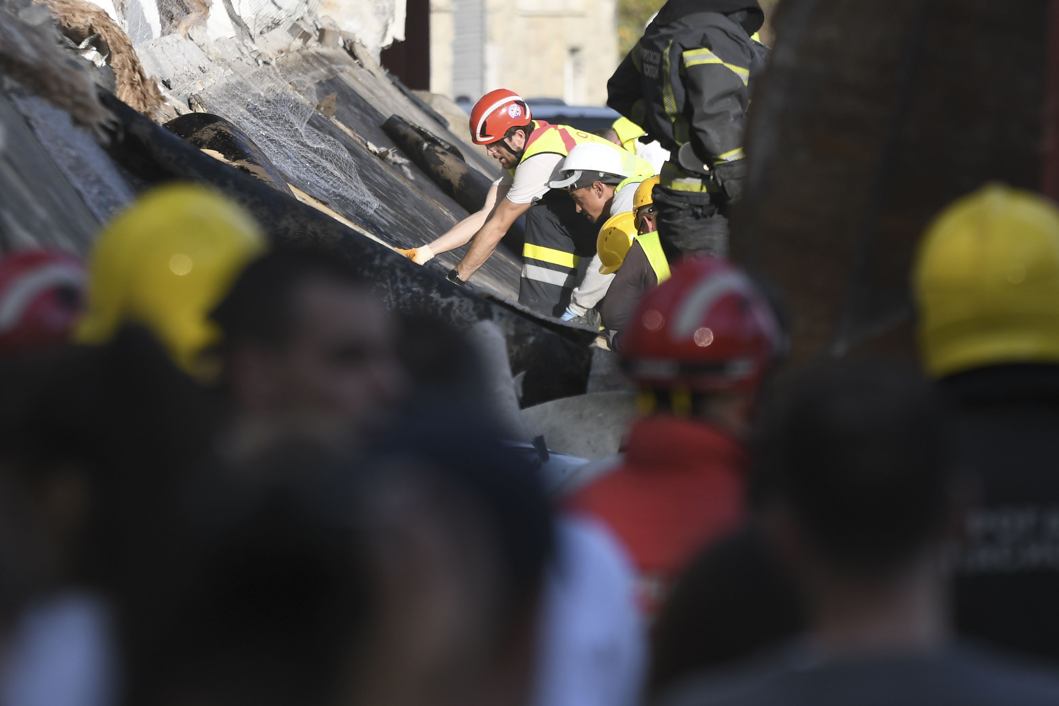 13 morți în Serbia, după ce acoperișul unei gări din Novi Sad s-a prăbușit | VIDEO