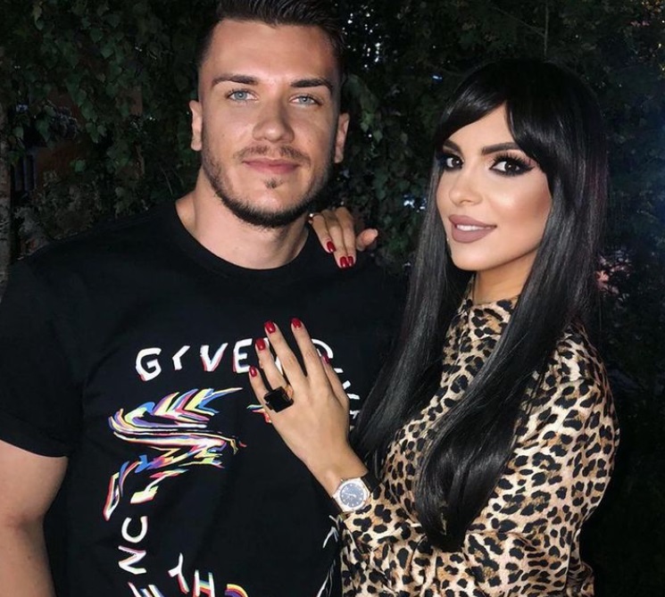 Imagini cu casa Andreei Tonciu. Doar mobilierul pentru dormitorul matrimonial a fost 10.000 de euro