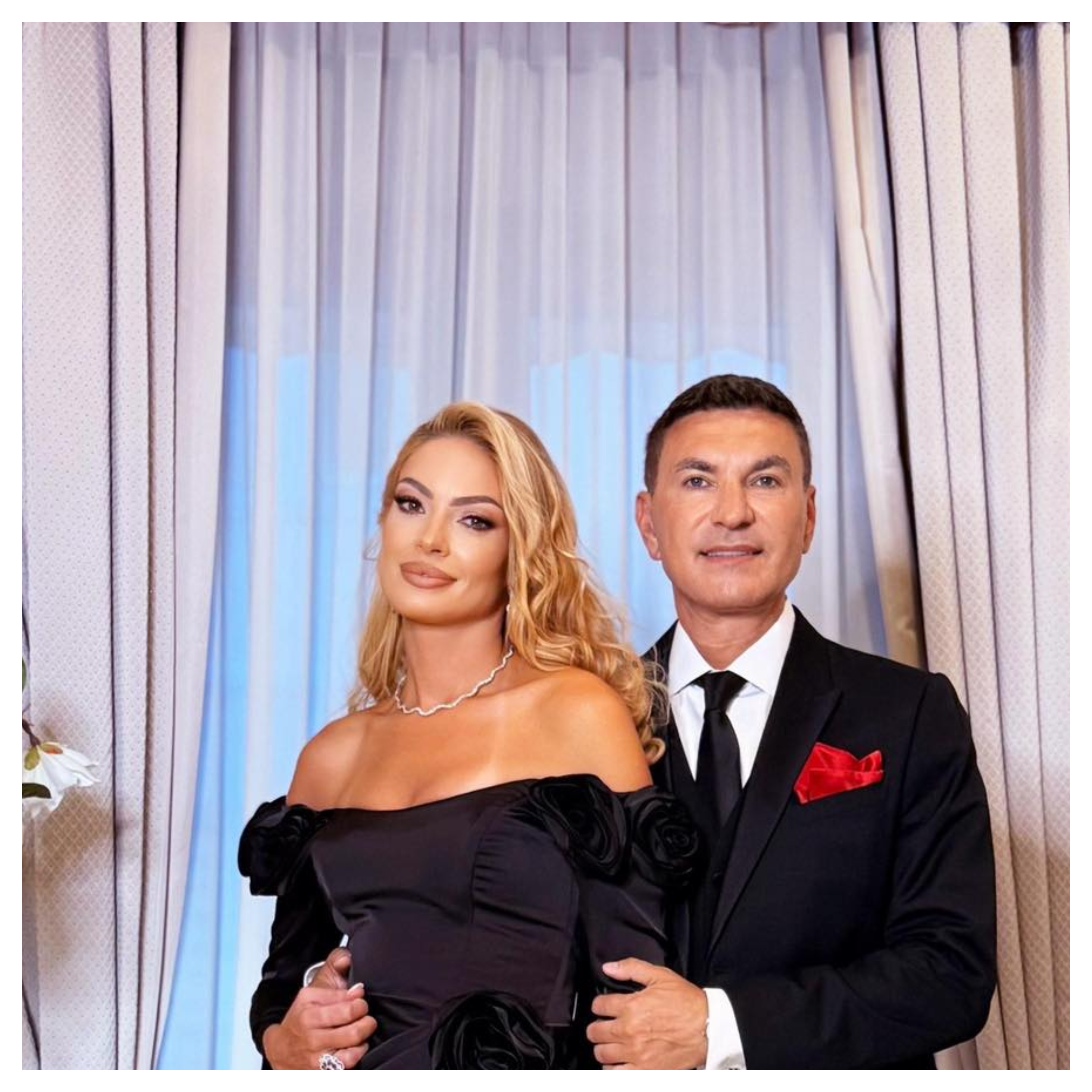 Imaginile cu Valentina Pelinel și Cristi Borcea de Revelion au atras atenția fanilor. Cum s-au pozat: „Parcă sunteți de la muzeul de ceară”