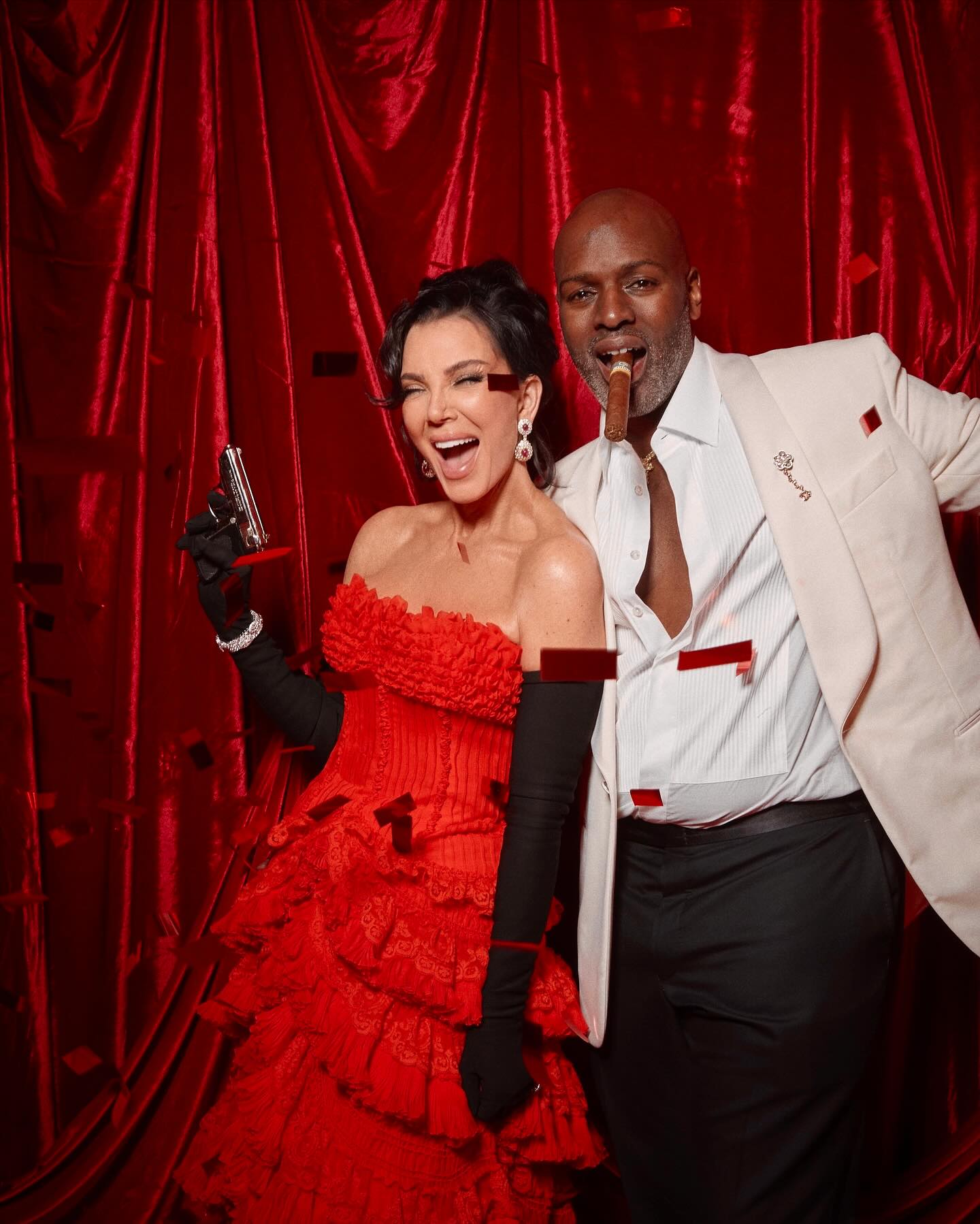 Poliția a fost chemată la petrecerea de 70 de ani a lui Kris Jenner. Imagini cu vedetele, printre care și o româncă, la conacul lui Jeff Bezos