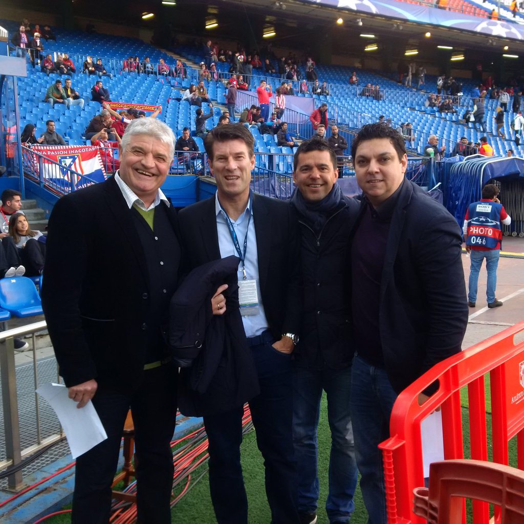 Cosmin Contra, favoritul postului de antrenor al echipei Dinamo, gătește și este pasionat de golf și de tenis | GALERIE FOTO&VIDEO