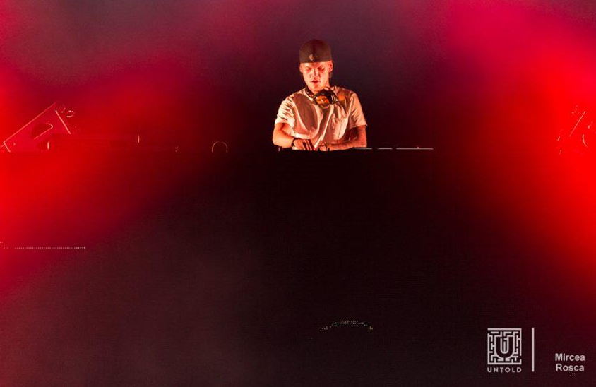 FOTO&VIDEO/ Avicii a fost în România, la festivalul Untold, în 2015. DJ-ul a strâns 60.000 de spectatori