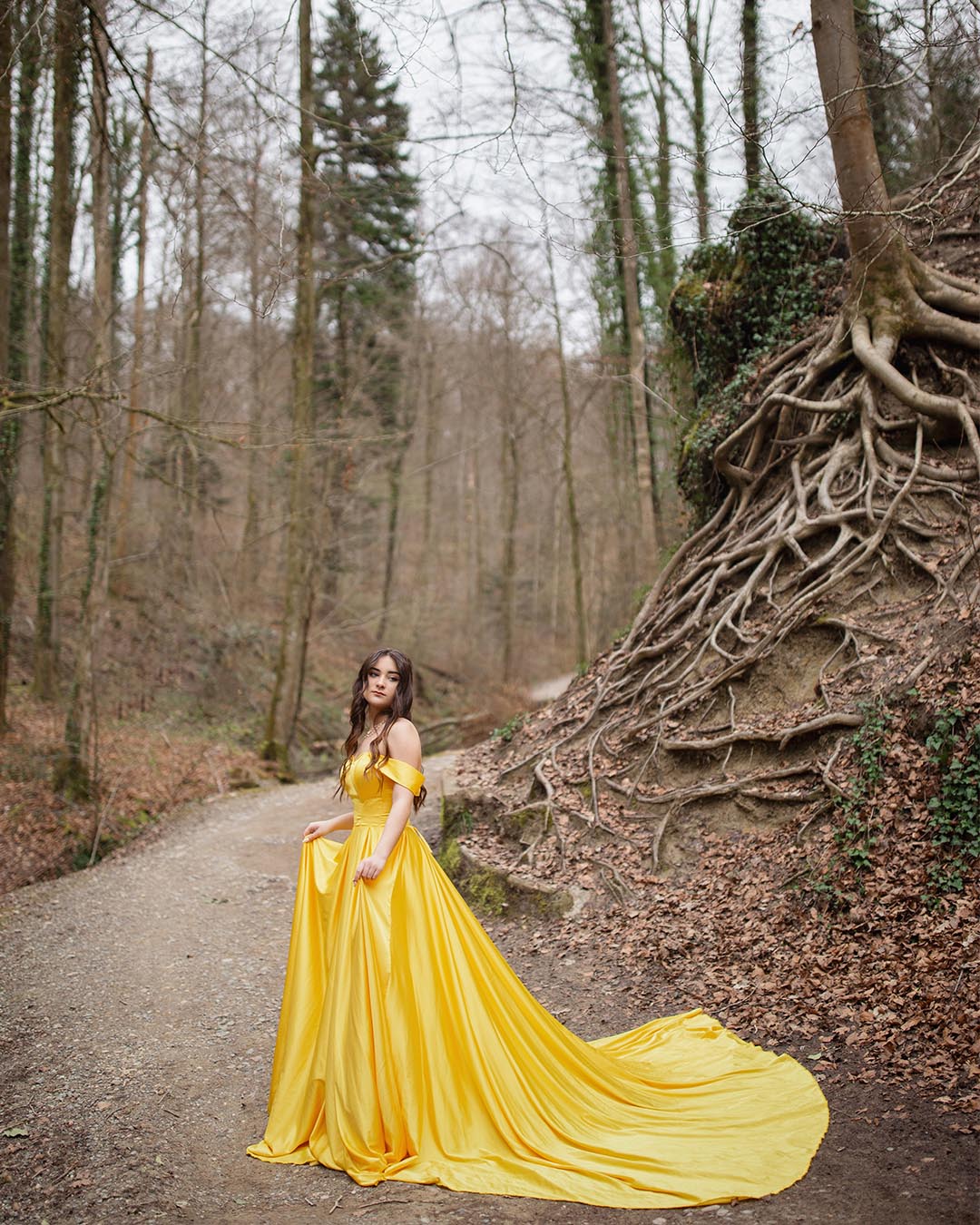 Raluca Antuca, fotografa specializată în stilul „fairytale”: „Estetica fantastică mă provoacă, îți permite să gândești în afara limitelor realității” | Interviu