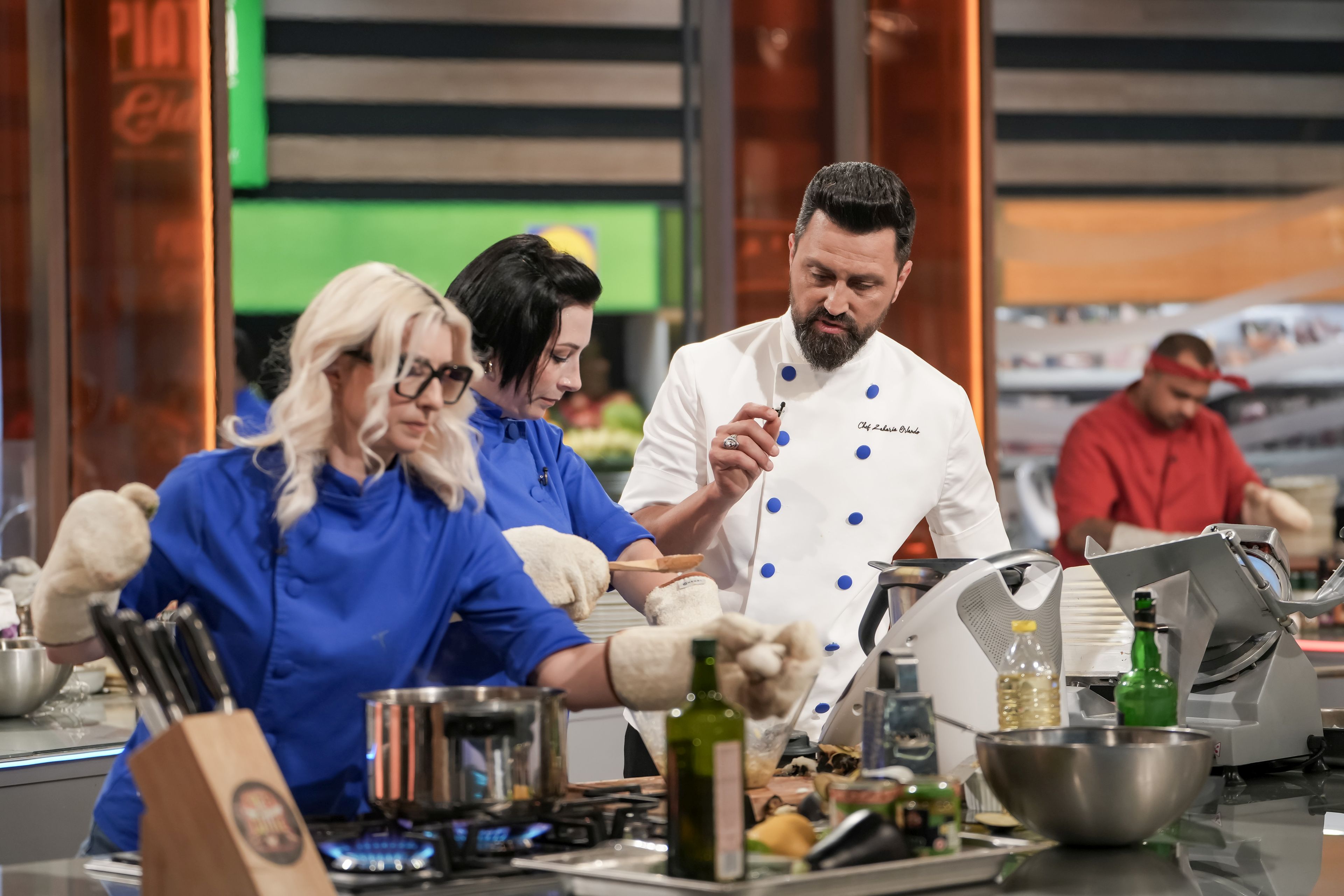 „Chefi la cuțite” 2026. Dublă eliminare la Antena 1. Cine a plecat acasă. „Suntem de râsul lumii”