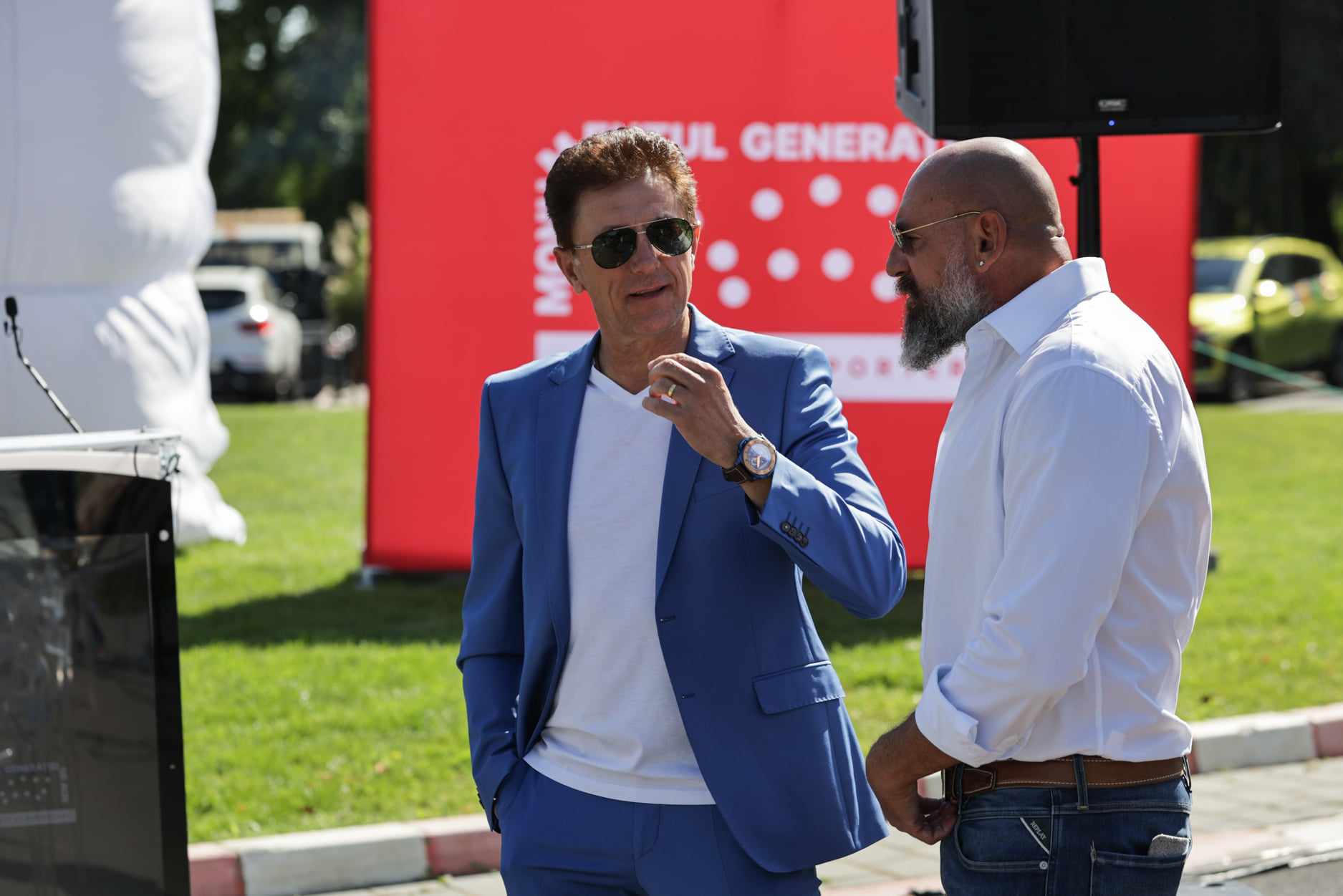 Monumentul dedicat Generației de Aur a României a fost inaugurat în fața Arenei Naționale. Este o poartă de fotbal uriașă