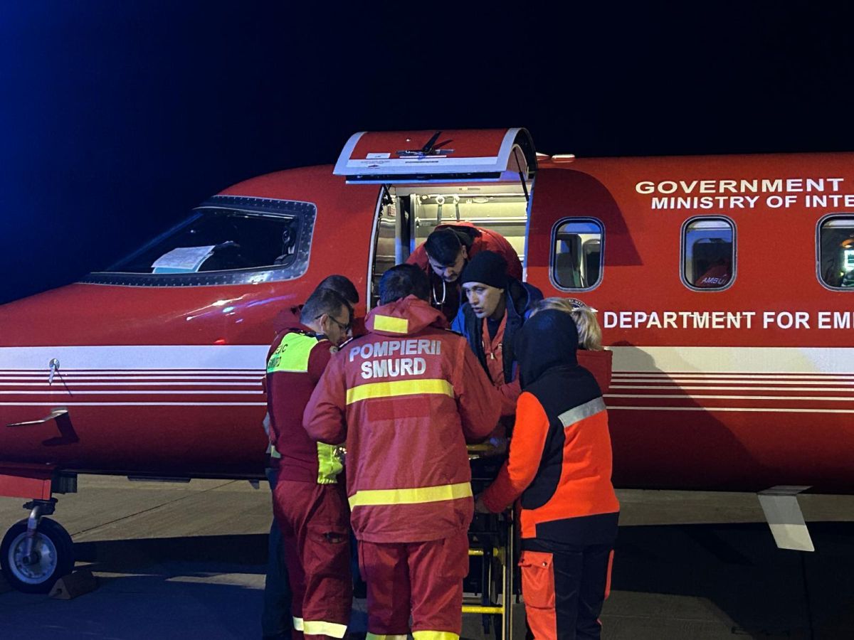 Fetițele din Botoșani care au fost victimele unei explozii au fost aduse la București în stare gravă, intubate