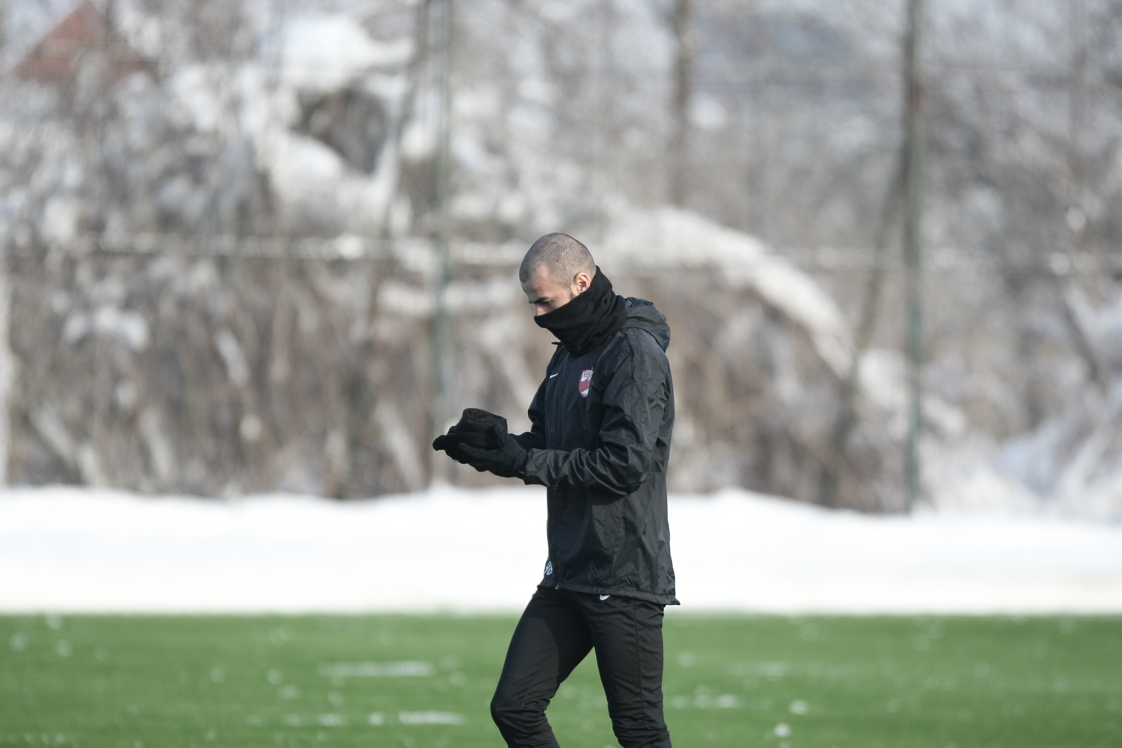 Ioan Andone a condus un antrenament la -14 grade Celsius. Portarul Cobrea s-a transferat la FC Botoșani | GALERIE FOTO & VIDEO