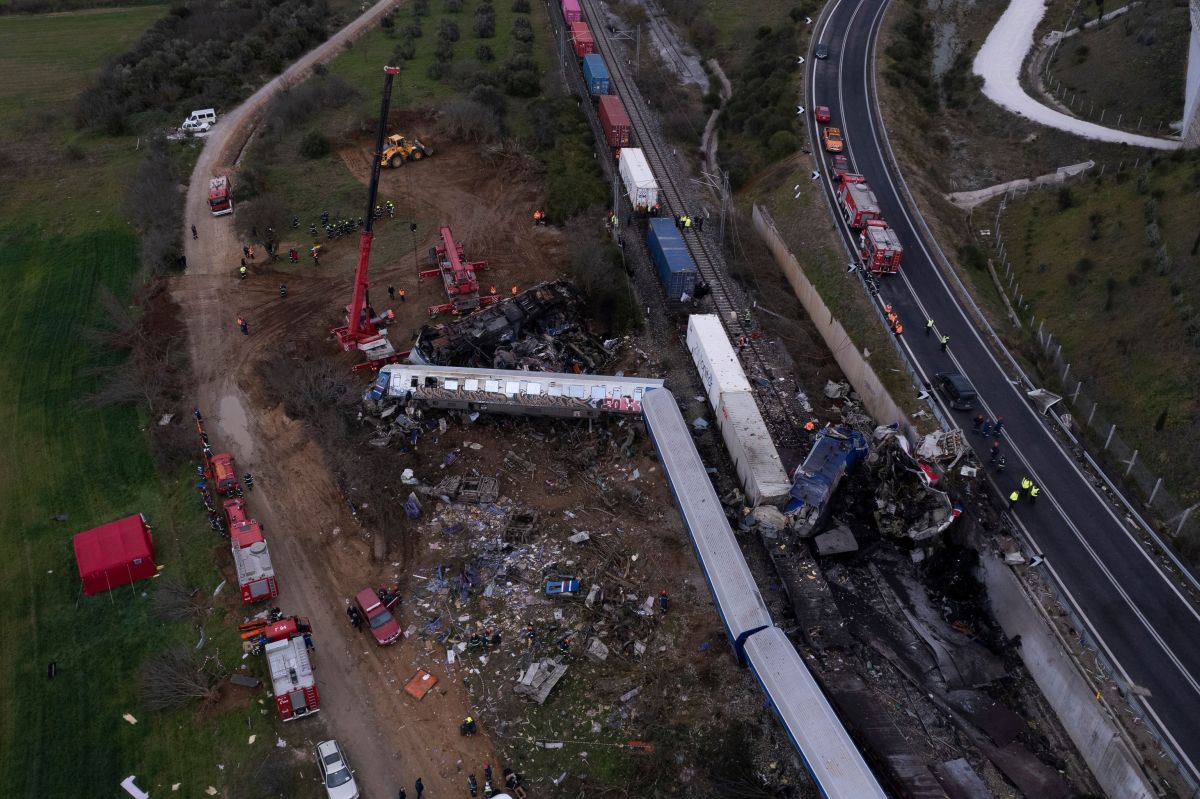 Șeful gării din orașul Larissa a fost arestat după tragedia feroviară din Grecia