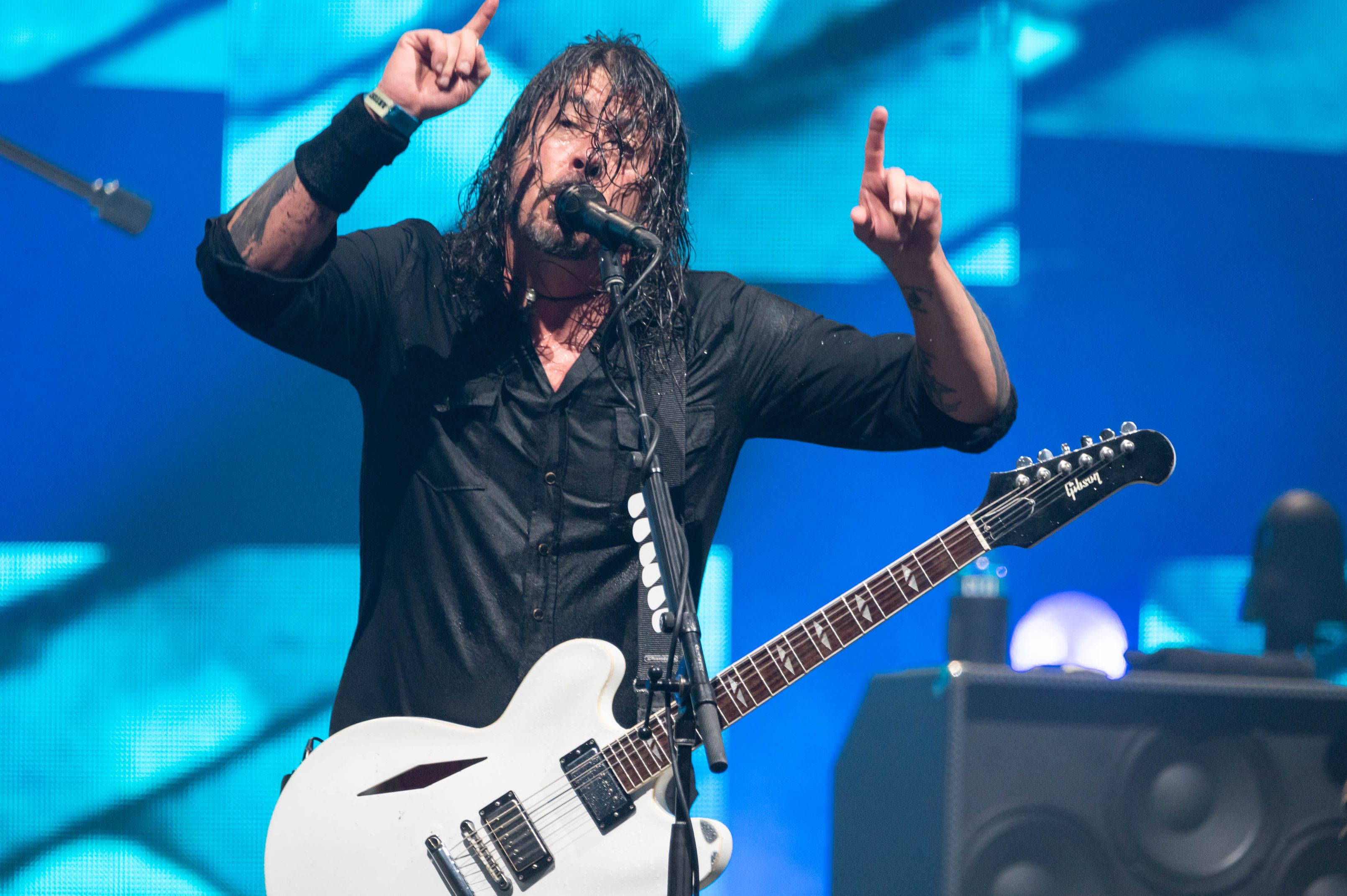 Dave Grohl și-a înșelat soția și recunoaște că are un copil în afara căsniciei: „Fac tot ce pot pentru a recâștiga încrederea”