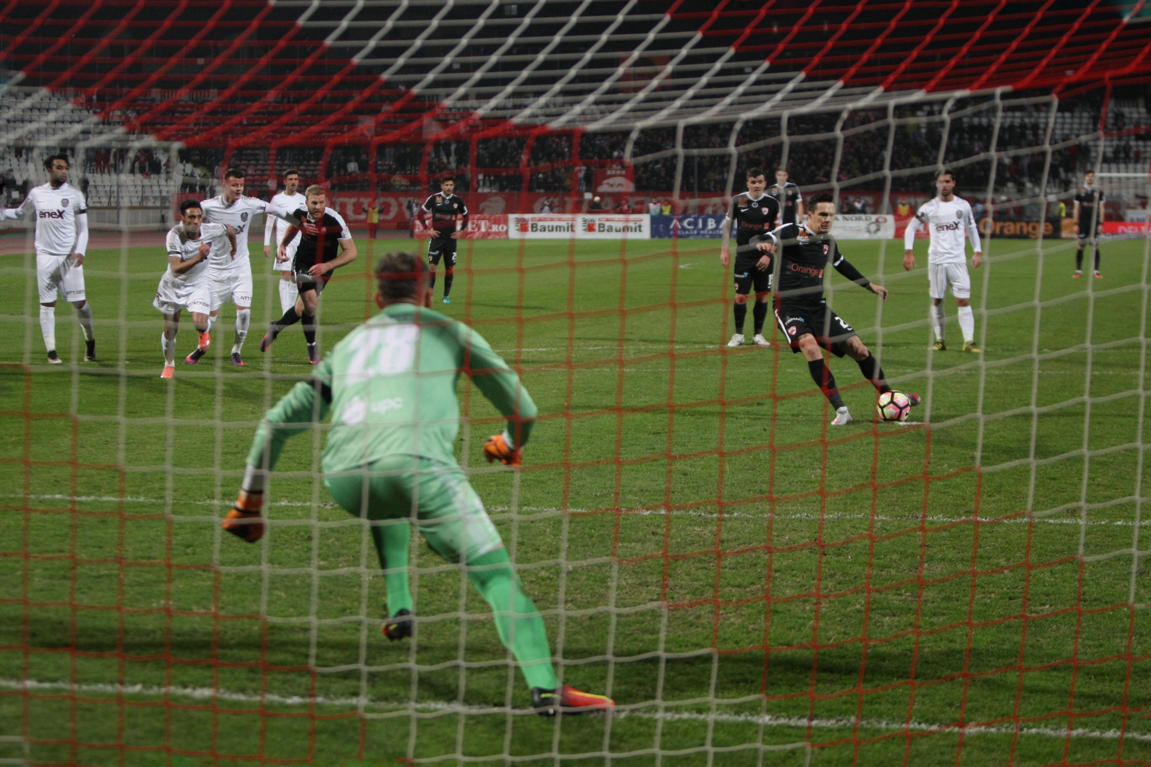 Liga 1: Dinamo - CFR Cluj 0-2. Juan Carlos și Sorsa i-au pus cu botul pe labe pe ”câini”. Din tribune s-a strigat ”Demisia!”