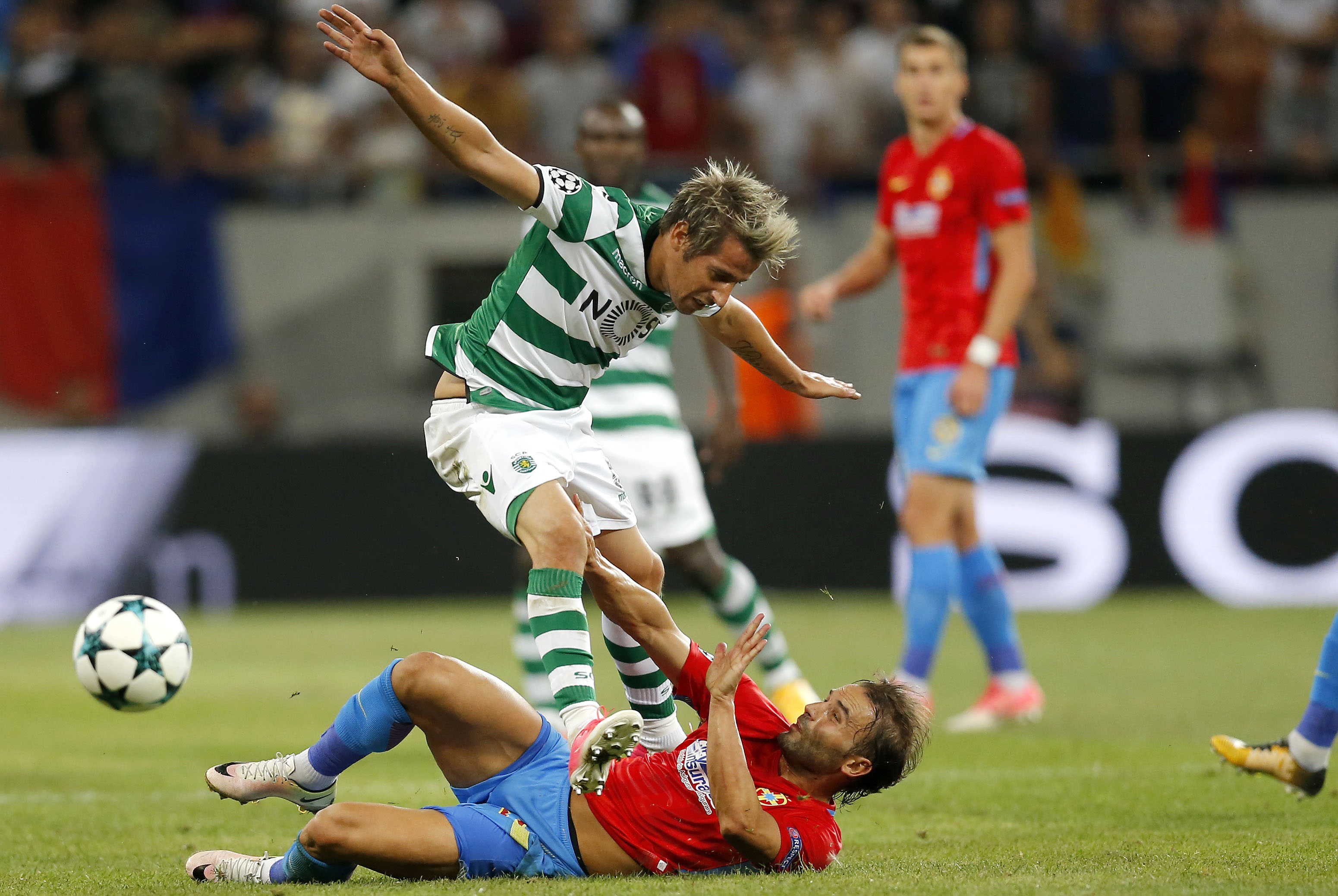 LIVE TEXT FCSB - Sporting 1-5 (play-off, în tur: 0-0). Am luat Battaglia! RușiDică în partea a doua. Rămânem cu Europa League | FOTO&VIDEO