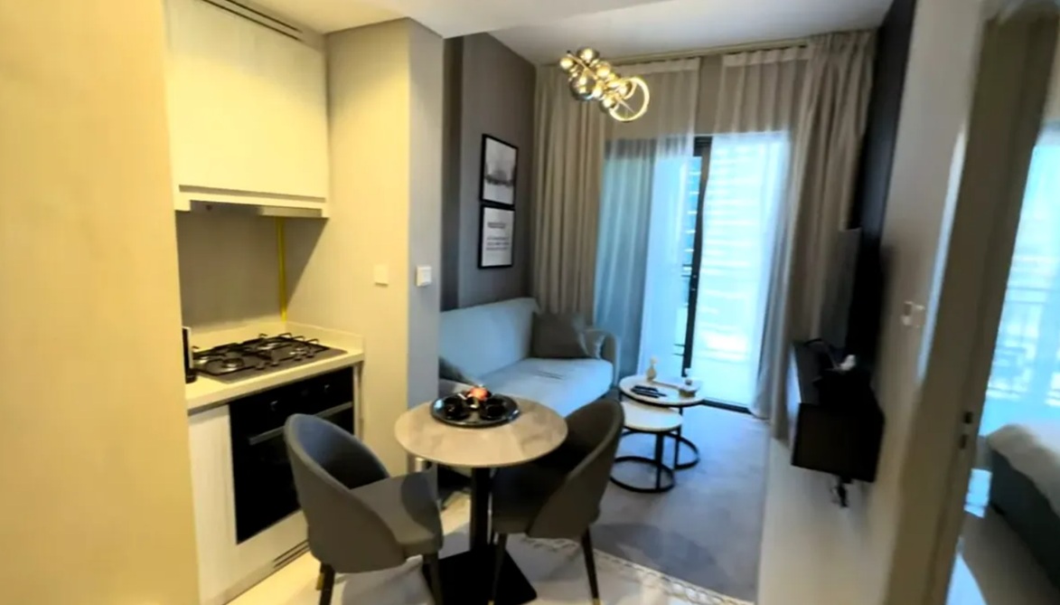 Imagini cu apartamentul din Dubai pe care și l-au cumpărat Armin Nicoară și Claudia Puican: „Aproape de Burj Khalifa. Au și piscină”
