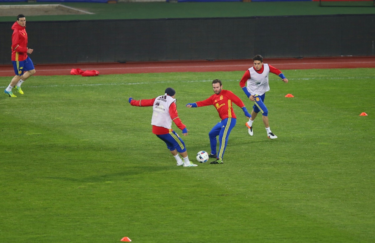 Condescendenți cu noi. Koke: ”România nu e ușor de răpus”. ^Nacho: ”Sunteți echipă!”. Ce a zis Del Bosque/ Antrenamentul în FOTO&VIDEO