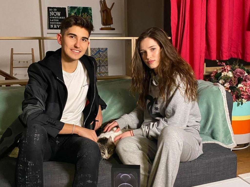 Sebastian Dobrincu s-a împăcat cu Ioana Ignat, după despărțirea de Otniela Sandu. Gestul lui față de cântăreață arată că formează din nou un cuplu