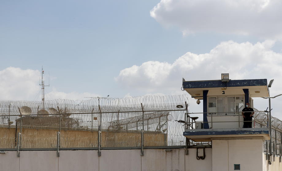 Șase teroriști palestinieni au evadat dintr-o închisoare din Israel, printr-un tunel