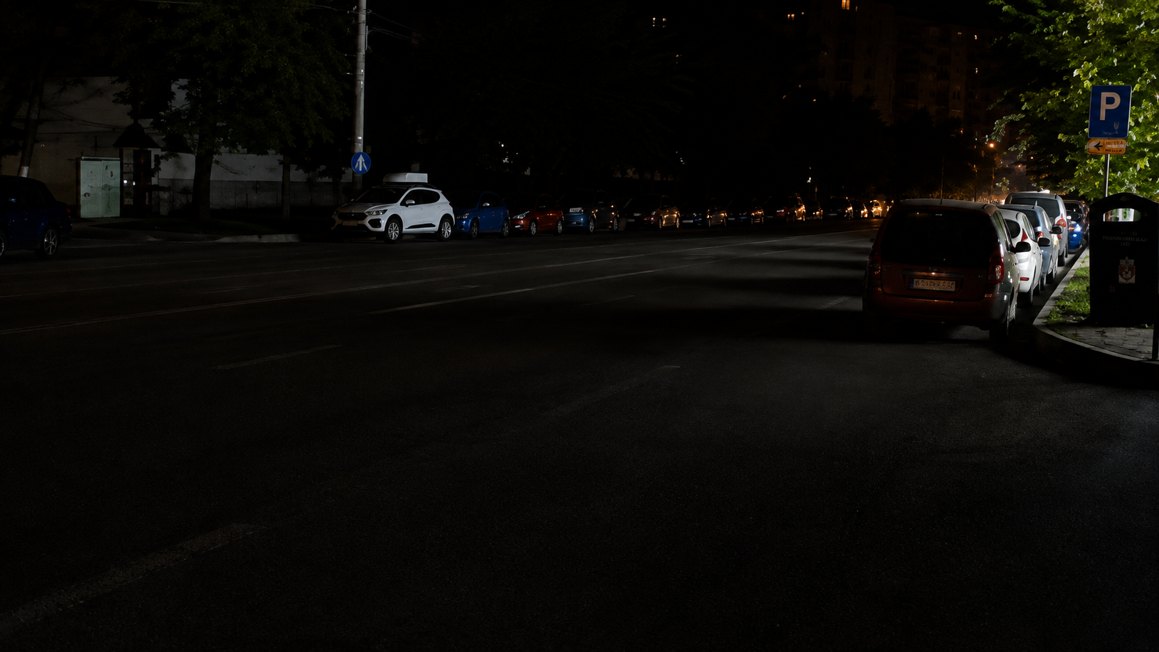 Primul oraș din România care a stins iluminatul public după miezul nopții. Primarul, după avalanșa de critici negative: „Este simplu să nu-ți pese de nimic, să stai tolănit cu o bere în față”