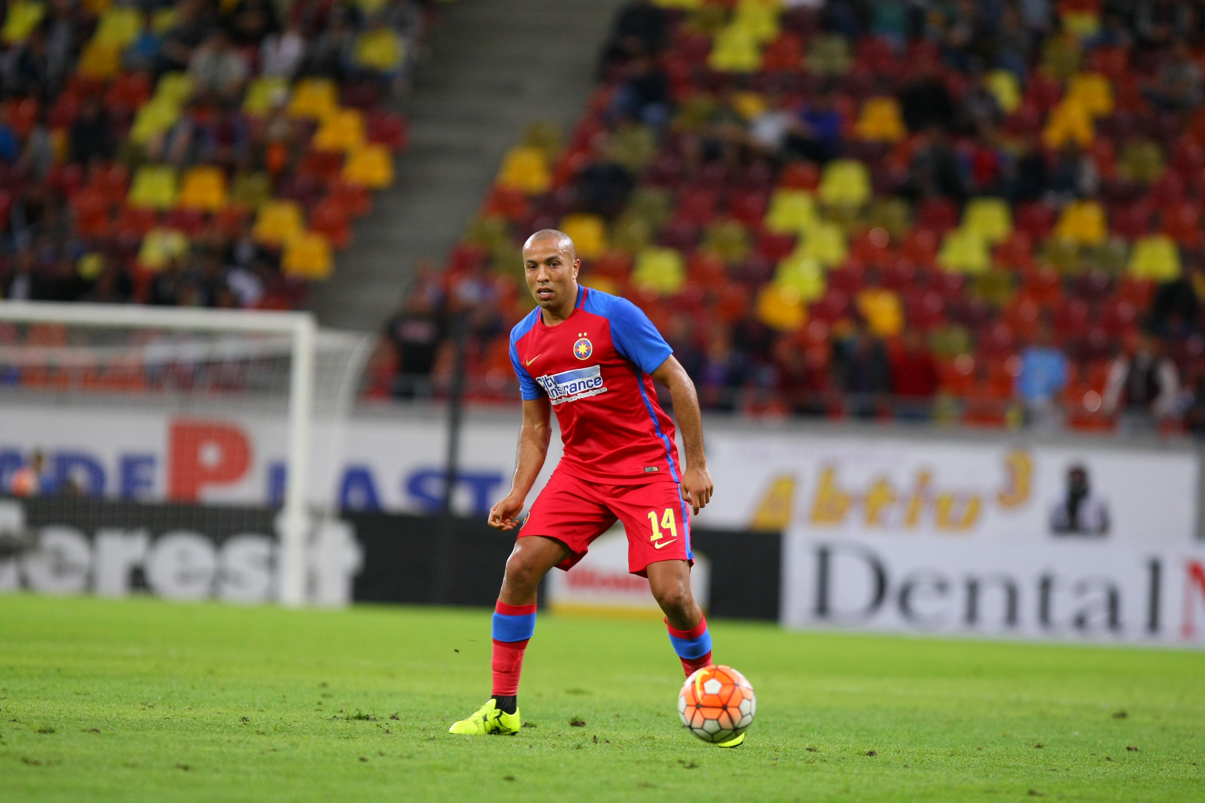 Liga I: Steaua - FC Voluntari 3-1. ^Hamroun, Chipciu și Stanciu l-au ridicat de pe bancă pe Rădoi, antrenorul fără licență al campioanei. Odată cu el, și pe ”principalul”-marionetă Țiți Dumitriu / GALERIE FOTO