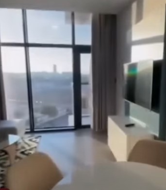 Imagini din apartamentul în care Fulgy locuiește în Dubai. Fiul Vioricăi de la Clejani are succes în Emirate