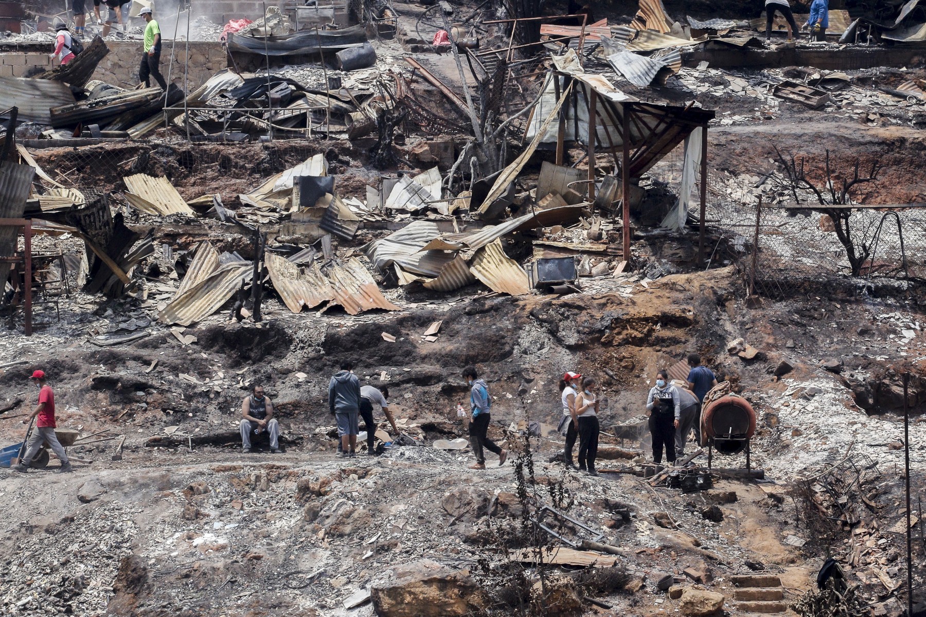 Chile se confruntă cu „cea mai mare tragedie din 2010”. Cel puţin 112 morţi în urma unor incendii de vegetație