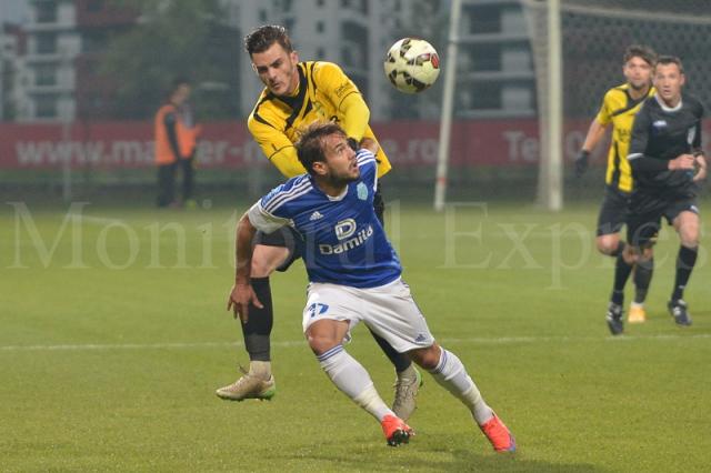 Adrian Szabo, antrenorul lui FC Brașov, despre încendiul produs pe finalul meciului cu CSM Rm. Vâlcea, lângă arena Tineretului: ”Am crezut ca focul vine peste noi!”. Un muncitor a murit, cinci persoane sunt rănite
