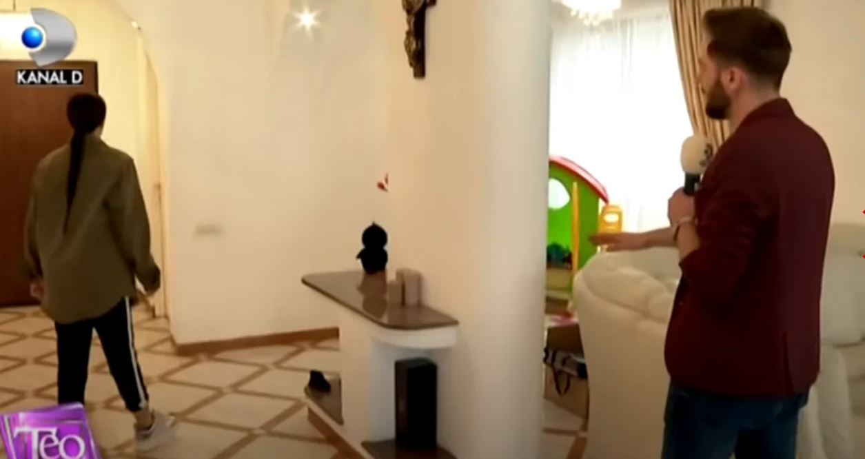 Imagini din casa în care locuiește Betty Salam. Vila are două etaje și arată ca un palat