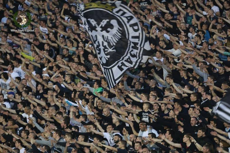 Derby împroșcat cu sânge la Belgrad! Fanii s-au bătut crunt pe ”Maracana” / GALERIE FOTO & VIDEO