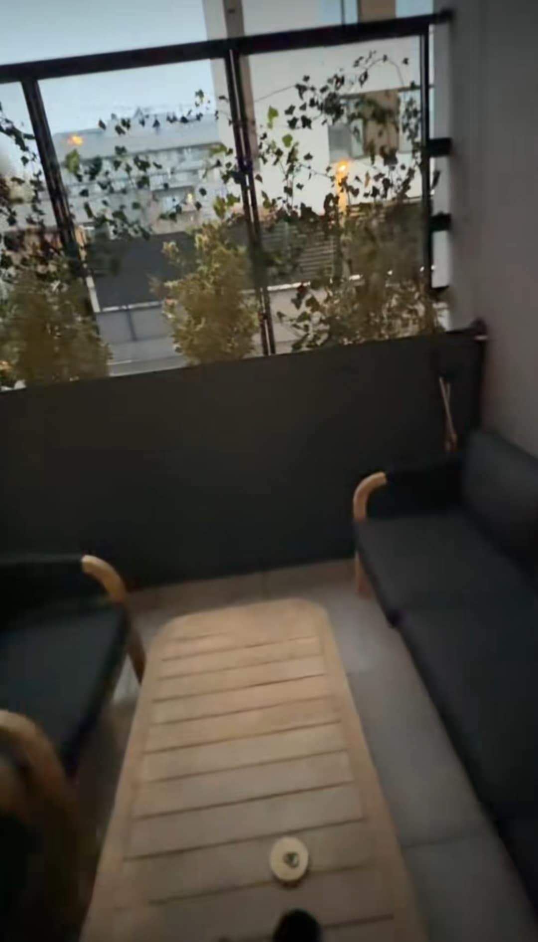 Imagini din noul apartament al Loredanei Chivu. A dat 2.900 de euro pe un frigider portocaliu