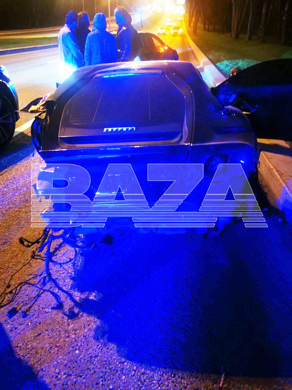 O rusoaică a scăpat nevătămată dintr-un Ferrari neînmatriculat făcut praf pe un bulevard din Moscova. Motorul, găsit la 30 de metri de mașină