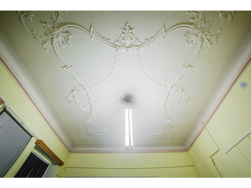 GALERIE FOTO| Pentru ce sumă a fost scos la vânzare Castelul Teleki, unul dintre cele mai importante edificii din Transilvania