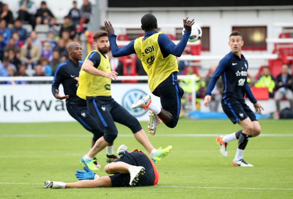 Francezii trag tare la Biarritz, pentru a învinge România în deschiderea Euro 2016. Antrenamente cu 10.000 de fani | GALERIE FOTO&VIDEO
