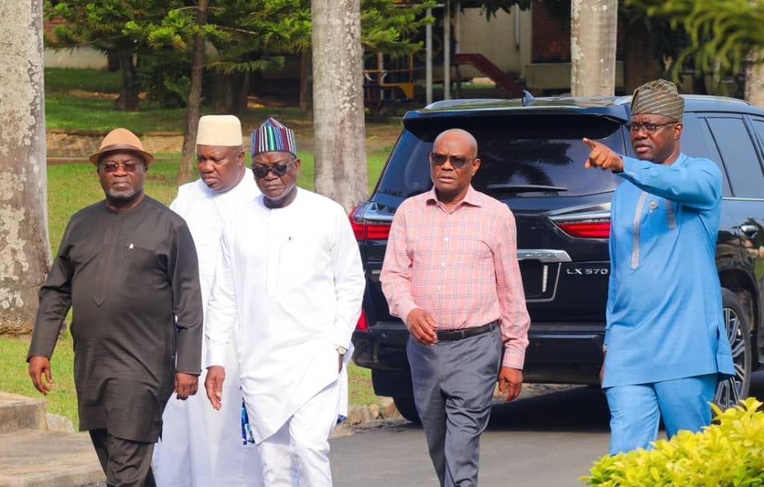 G-5 governors storm Aso Rock 2 [Twitter:@Tosquo]