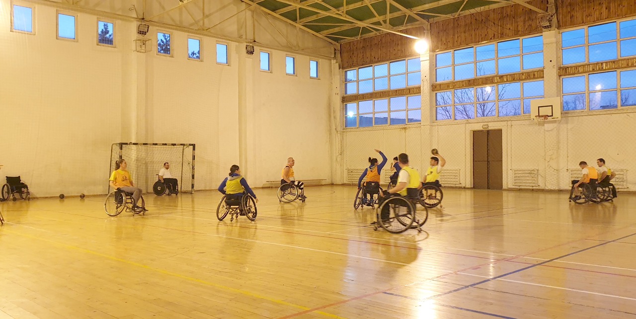 Prima echipă de handbal în scaun rulant din România, la Brașov. ”Singura dizabilitate în viaţă este o atitudine greşită”
