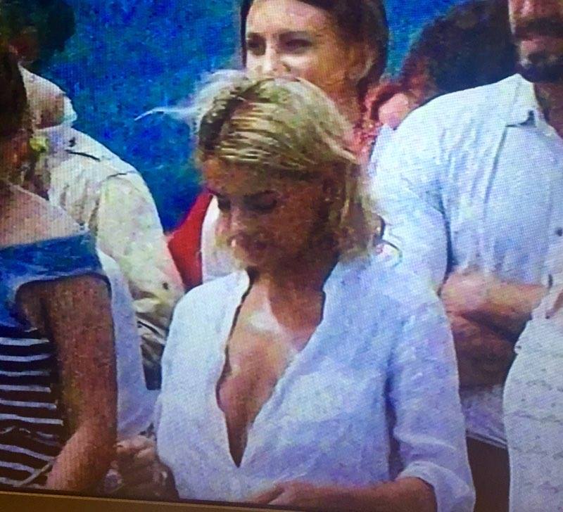 Supraviețuitorul. Fiica lui Nico a atras toate privirile. Cum a mers pe plajă | FOTO