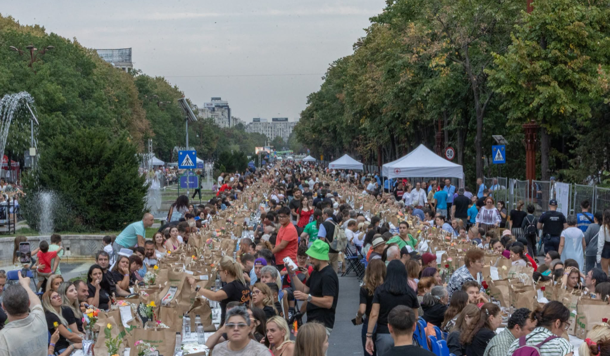 20.000 de oameni s-au așezat la „Masa care unește” de la București