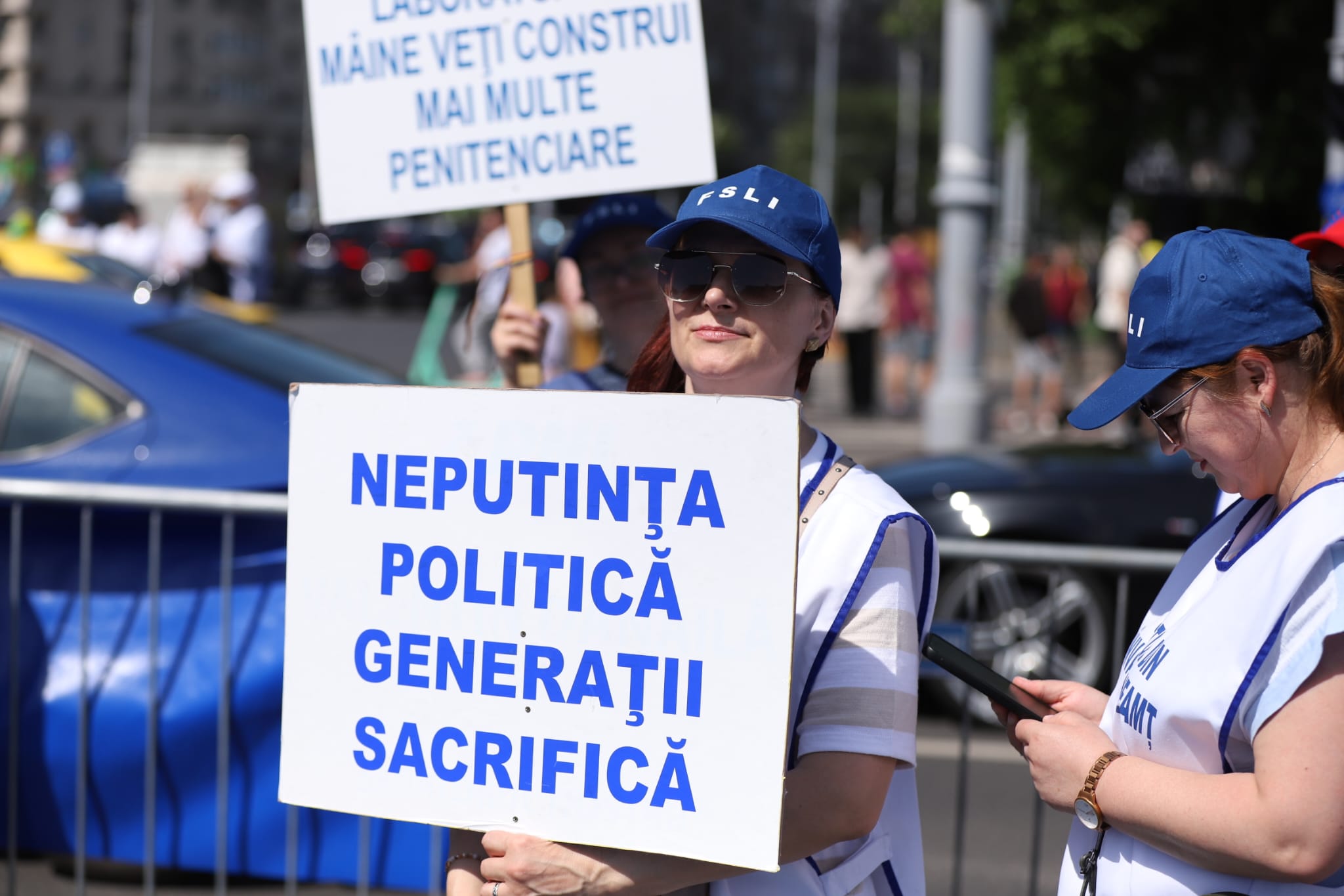 Sindicaliștii din Educație protestează la Guvern și Parlament. Examenele naționale ar putea fi afectate de proteste