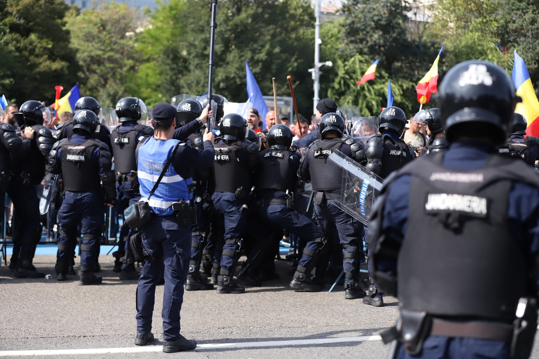 Violențe la protestul fermierilor din Piața Victoriei